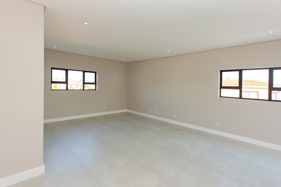 5 Bedroom Property for Sale in Myburgh Park Western Cape